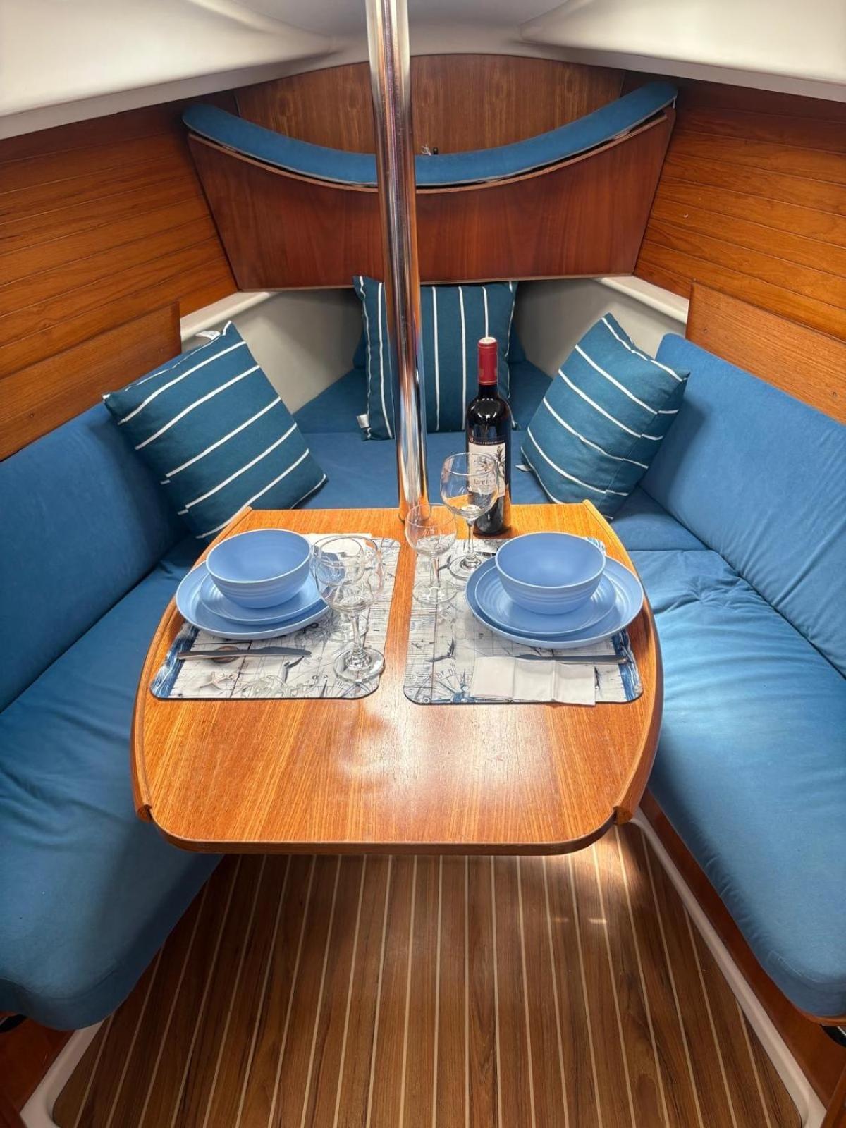 Deepblue Sail Boat Botel